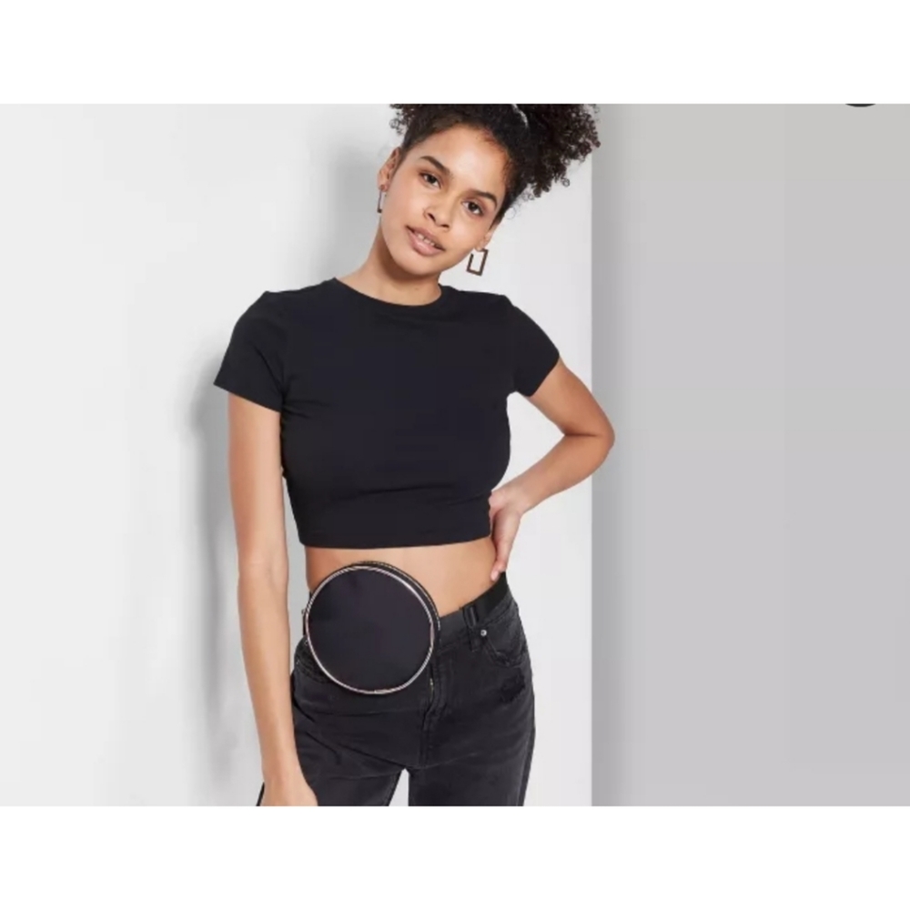 💣Love Culture Black Crop Top💣